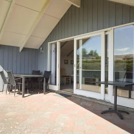 Beautiful Home In Hejls With Sauna בית נופש *
