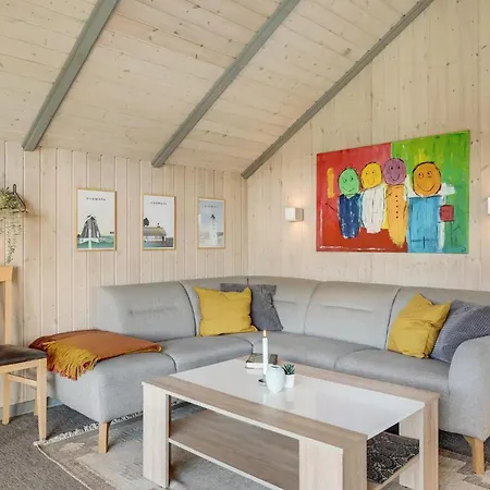 בית נופש Beautiful Home In Hejls With Sauna